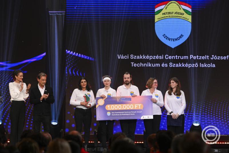 A Kárpát-medencei technikumok II. kiválósági gálája a Pesti Vigadóban