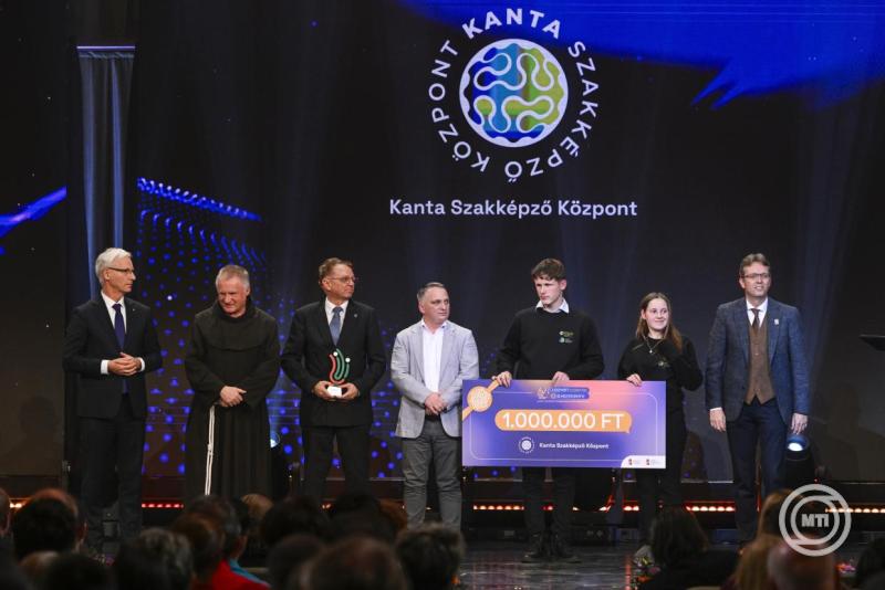 A Kárpát-medencei technikumok II. kiválósági gálája a Pesti Vigadóban