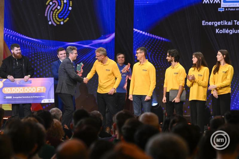 A Kárpát-medencei technikumok II. kiválósági gálája a Pesti Vigadóban