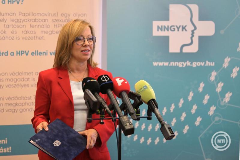 Az országos tisztifőorvos sajtótájékoztatója a HPV elleni védőoltással kapcsolatban