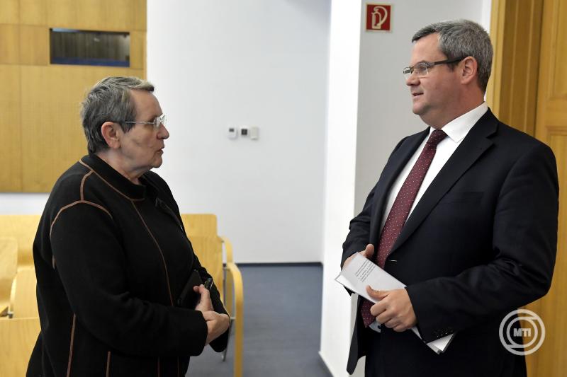 Sajtótájékoztató a nemzeti népegészségügyi stratégiáról