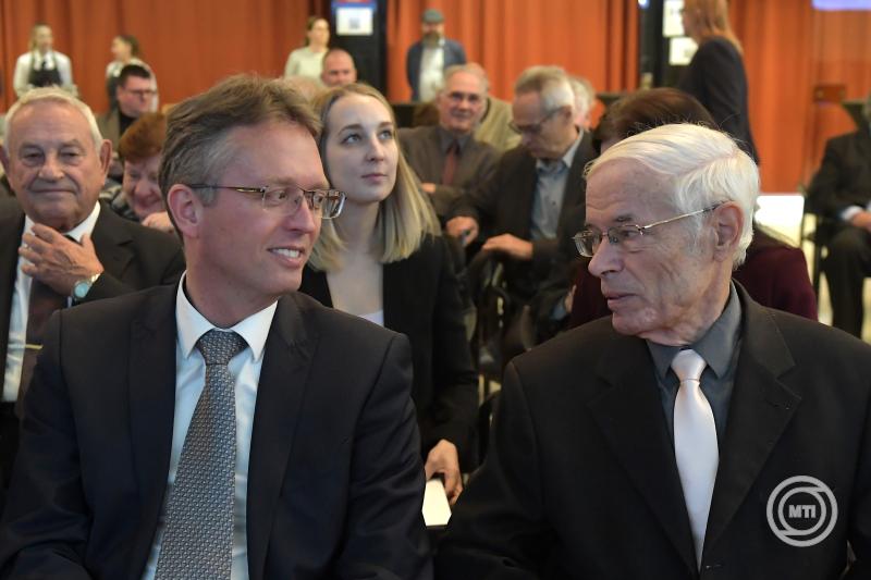 Tanácskozás a felsőoktatási modellváltás múltjáról, jelenéről és jövőjéről
