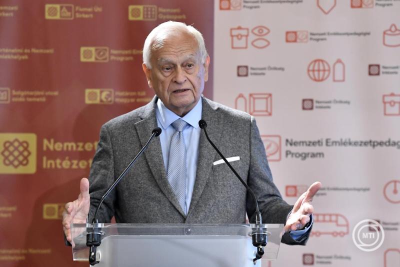 Sajtótájékoztató a Nemzeti Emlékezetpedagógiai Programról