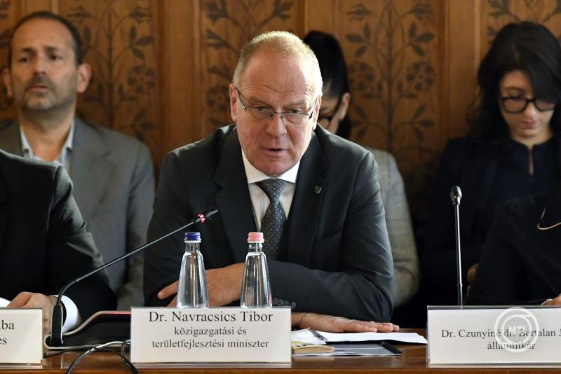 Navracsics Tibor meghallgatsa az Orszggyls gazdasgi bizottsgnak lsn