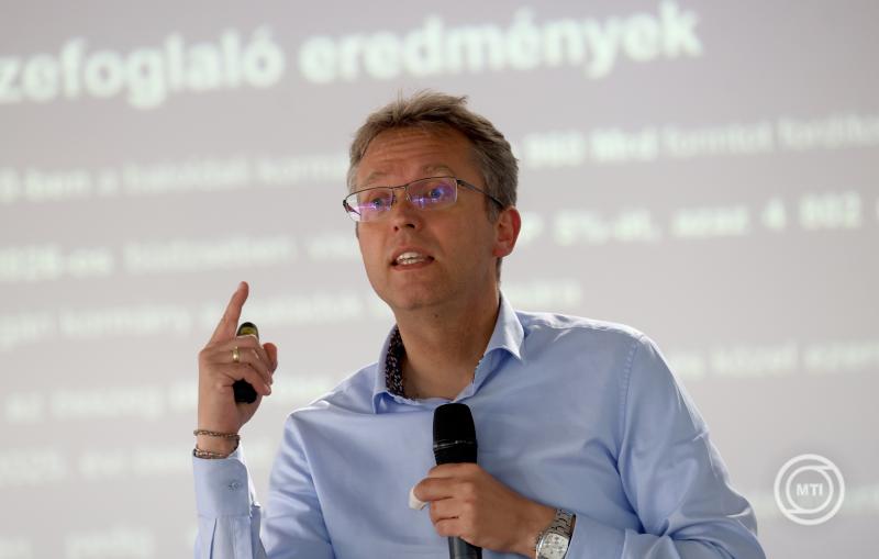Hankó Balázs előadása a Rákóczi Szabadegyetemen