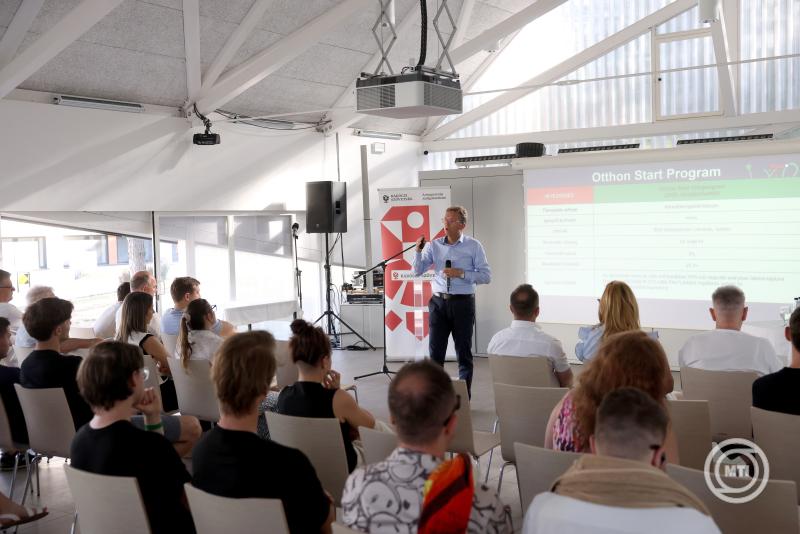 Hankó Balázs előadása a Rákóczi Szabadegyetemen