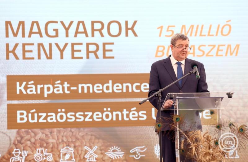 Megtartották a Magyarok Kenyere program idei Kárpát-medencei Búzaösszeöntő Ünnepségét