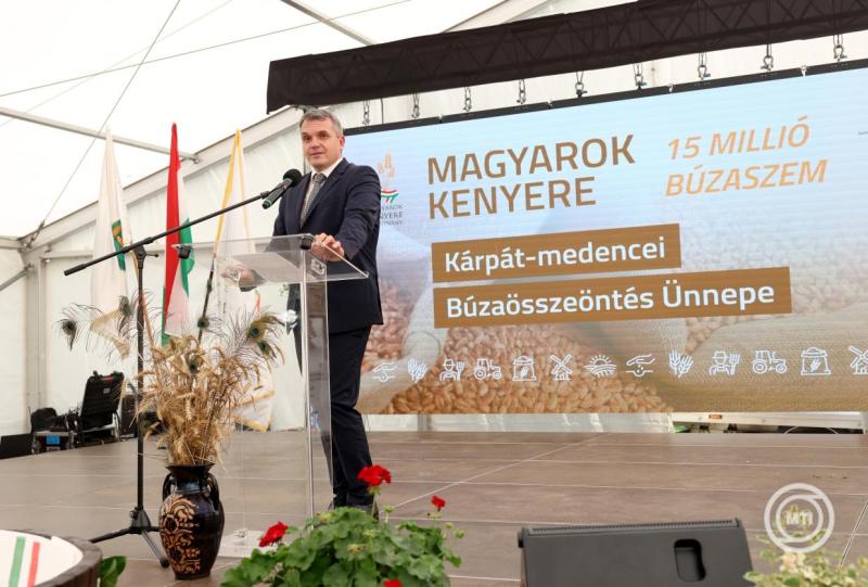 Megtartották a Magyarok Kenyere program idei Kárpát-medencei Búzaösszeöntő Ünnepségét