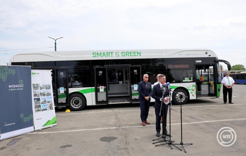 K&ouml;rnyezetk&iacute;m&eacute;lő, kl&iacute;masemleges BYD elektromos aut&oacute;buszok &aacute;llnak forgalomba Miskolcon