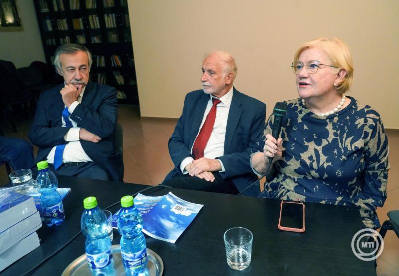 A nemzeti kisebbségek védelme az Európai Unióban című könyv bemutatója