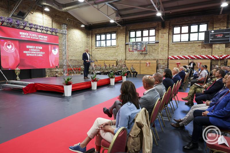 Ünnepség a Budapesti Honvéd Sportegyesület (BHSE) alapításának 75. évfordulója alkalmából