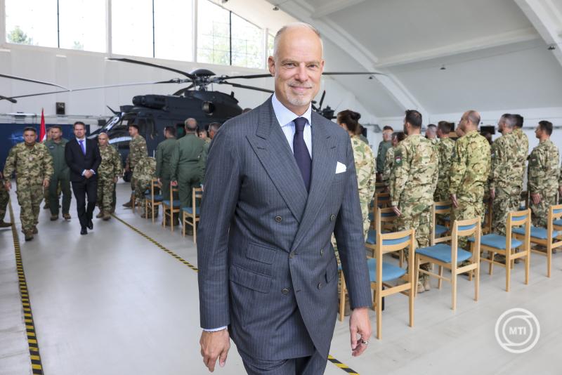 Teljessé vált a Magyar Honvédség közepes kategóriájú, többfeladatú helikopterflottája