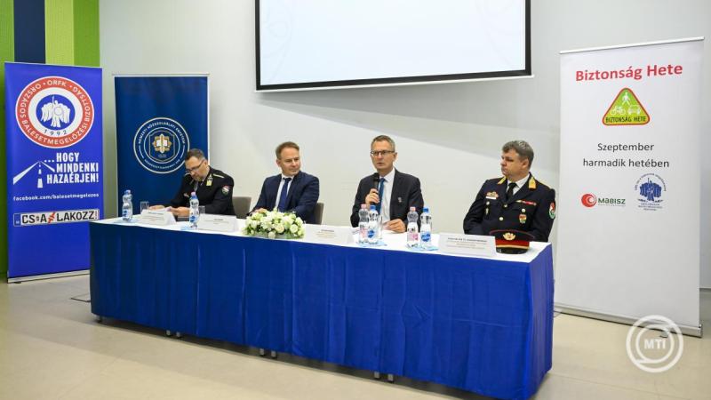 A Biztonság Hete programsorozat tematikus hetét megnyitó sajtótájékoztató
