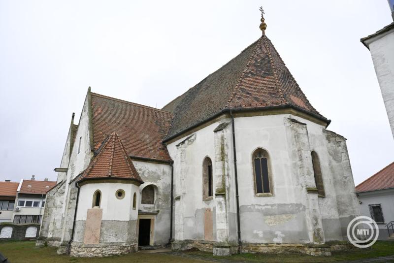 A kormány támogatásával megújul a ráckevei szerb ortodox templom tetőszerkezete
