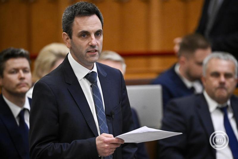 Az Országgyűlés rendkívüli ülése
