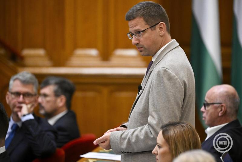 Az Országgyűlés rendkívüli ülése