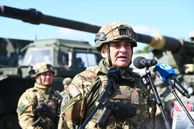 Az Adaptive Hussars 2025 országvédelmi gyakorlat Martfű-Vezseny tiszai átkelése