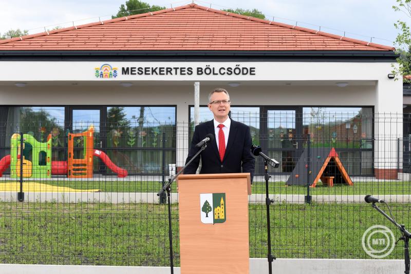 Az erdőkertesi bölcsőde átadóünnepsége