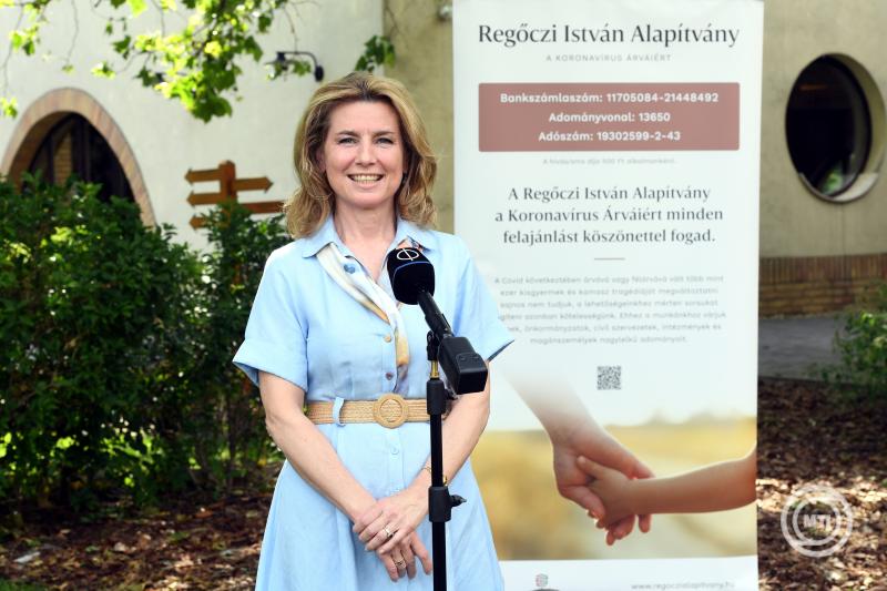 Herczegh Anita sajtótájékoztatója a Regőczi Alapítvány működéséről