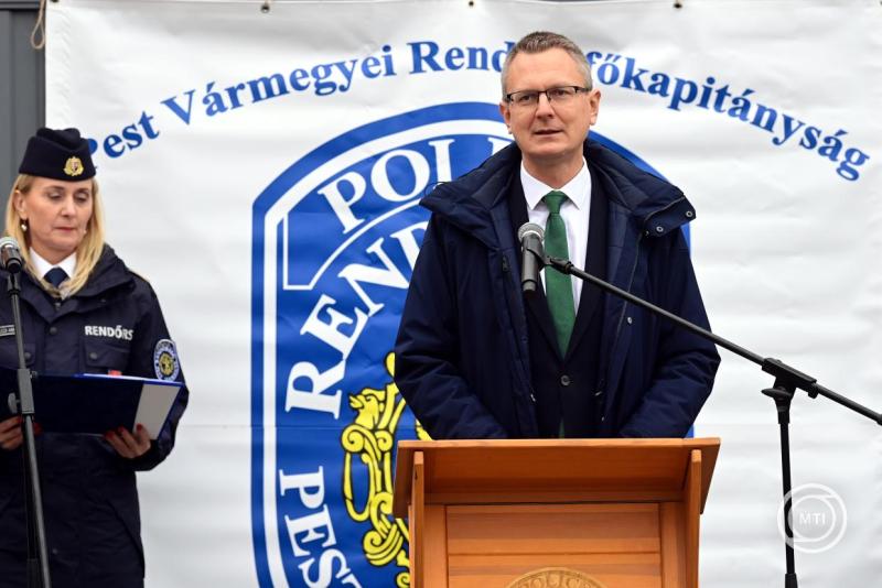 Az őrbottyáni rendőrőrs felújított épületének átadása