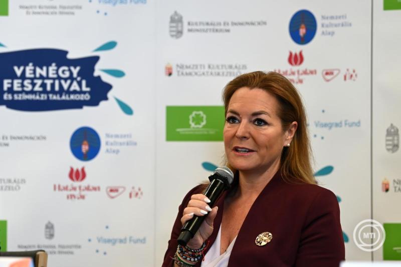 Július elején ismét a Dunakanyarba várja a látogatókat a VéNégy Fesztivál és Színházi Találkozó