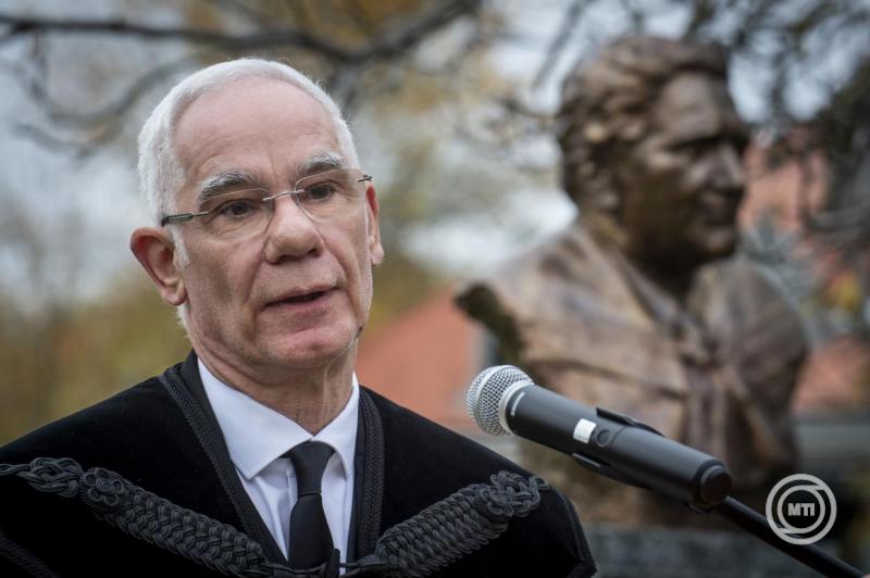 Hegedűs Loránt mellszobrának avatása a lakiteleki Hungarikum Ligetben