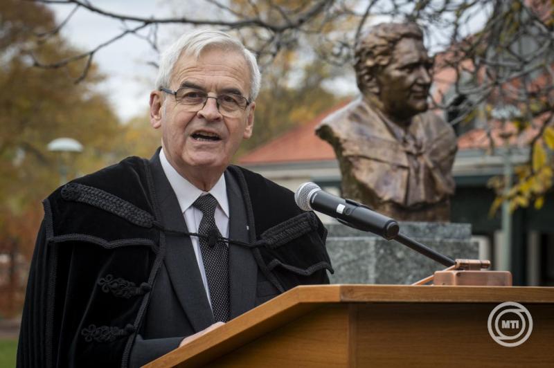 Hegedűs Loránt mellszobrának avatása a lakiteleki Hungarikum Ligetben