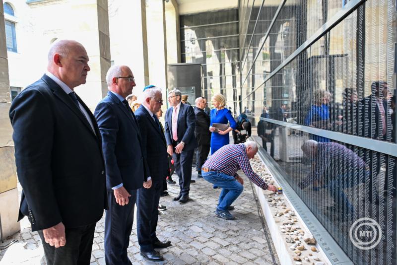 Holokauszt-emléknap - Megemlékezés a Holokauszt Emlékközpontban