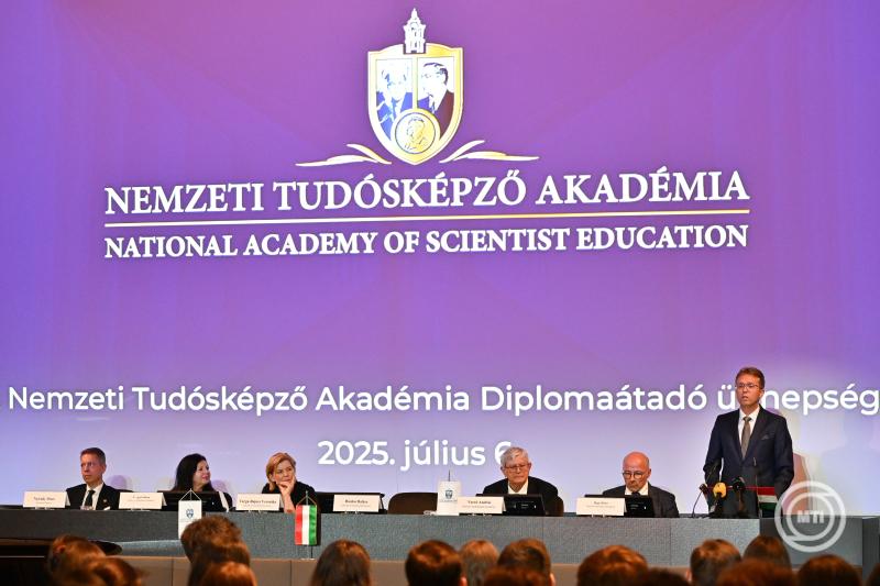 A Nemzeti Tudósképző Akadémia Középiskolai Képzési Programjának diplomaátadó ünnepsége
