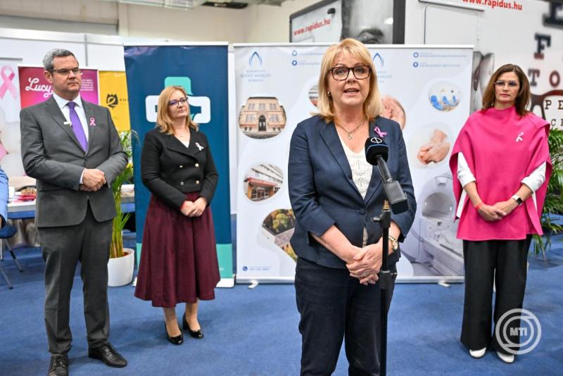Sajtótájékoztató a mellrák elleni küzdelem világnapja alkalmából Budapesten