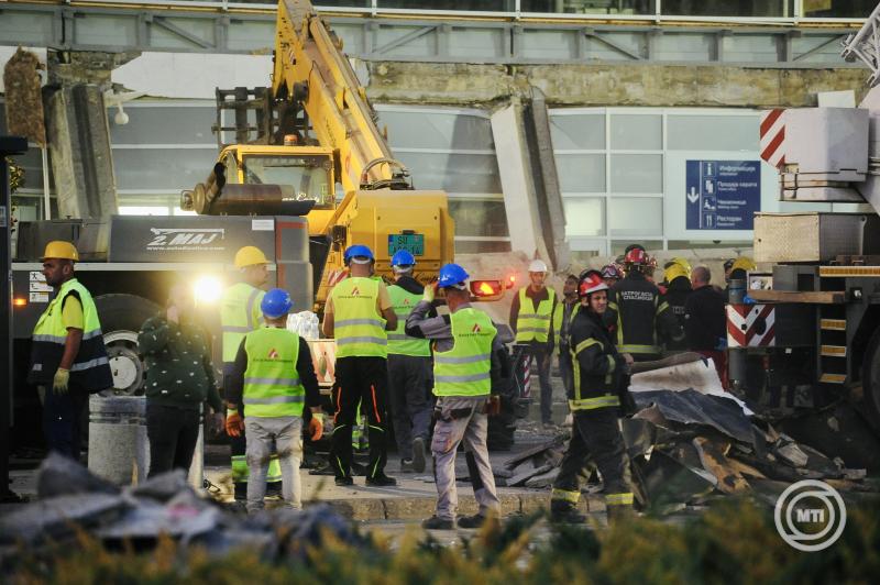 Leomlott az újvidéki vasútállomás tetőszerkezete