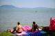 Hőség - Strandolók a Balatonon