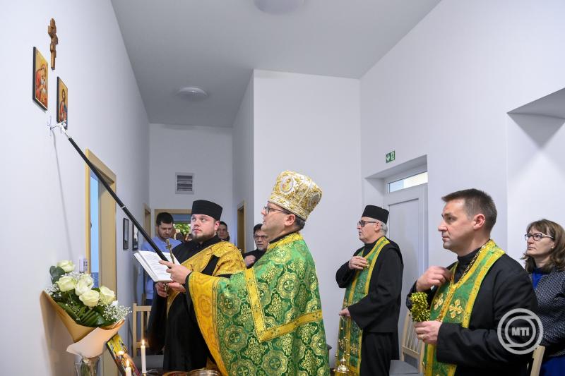 Átadták a Szent Miklós Gyermekvédelmi Intézmény Születések Háza lakásotthonát Nyírgyulajon