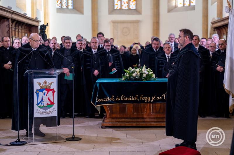 Kolumbán Vilmos, az Erdélyi Református Egyházkerület új püspökének beiktatása