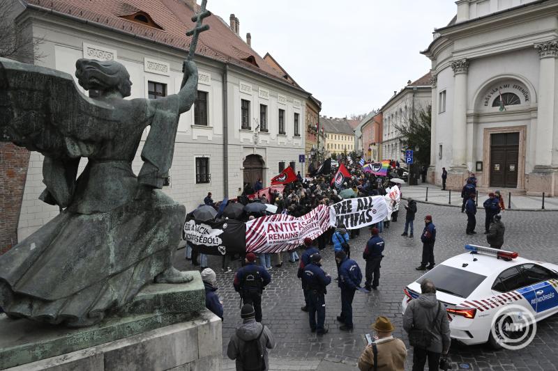 Antifasiszta szerveztek tntetse Budapesten