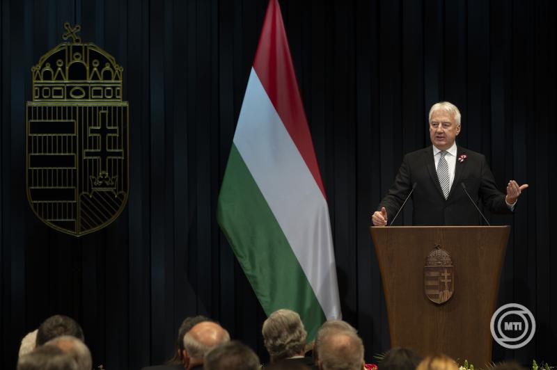 Március 15. – Állami kitüntetéseket adott át a nemzeti ünnep alkalmából Semjén Zsolt