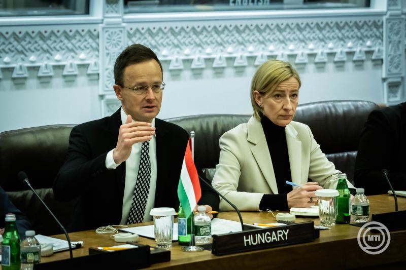 Szijjártó Péter találkozója Vang Ji kínai külügyminiszterrel New Yorkban