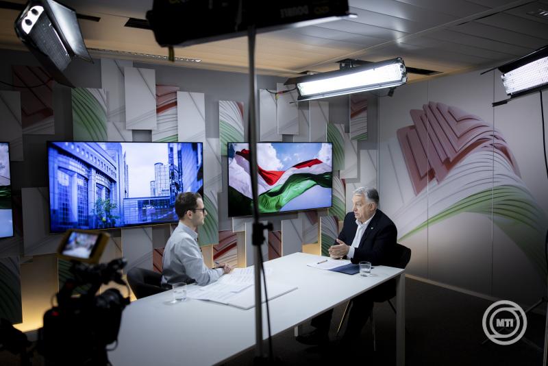 Miniszterelnöki interjú a Kossuth rádióban