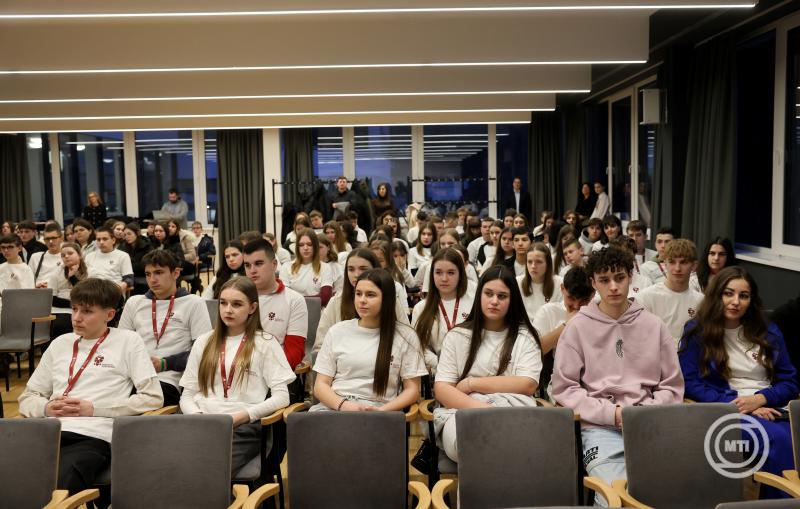 Öt héten át 700 kárpátaljai magyar és ukrán diákot fogadnak a Rákóczi Szövetség téli táborai