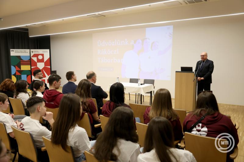 Öt héten át 700 kárpátaljai magyar és ukrán diákot fogadnak a Rákóczi Szövetség téli táborai