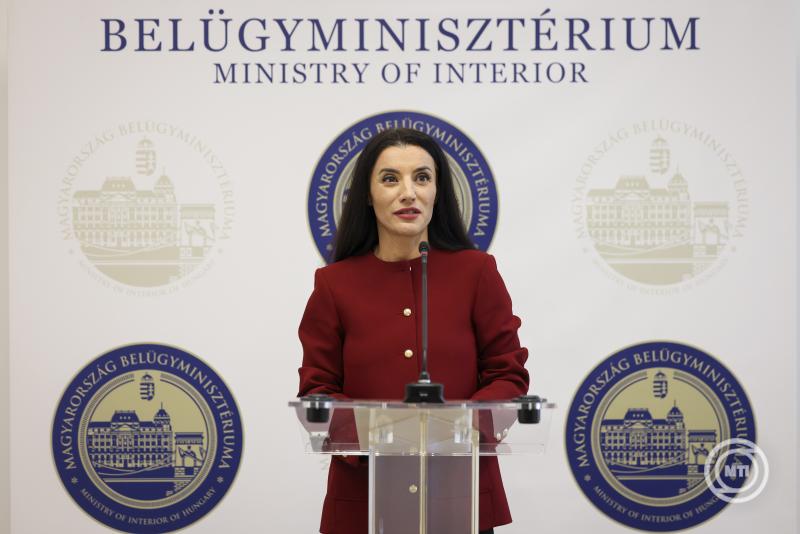 Orvosi igazolások a Krétában - Sajtótájékoztató a Belügyminisztériumban